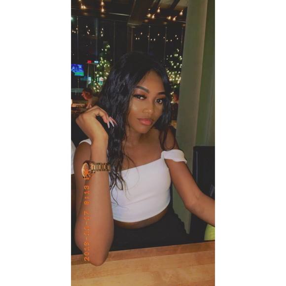 Meet your Posher, Janet - Picture 1 of 1